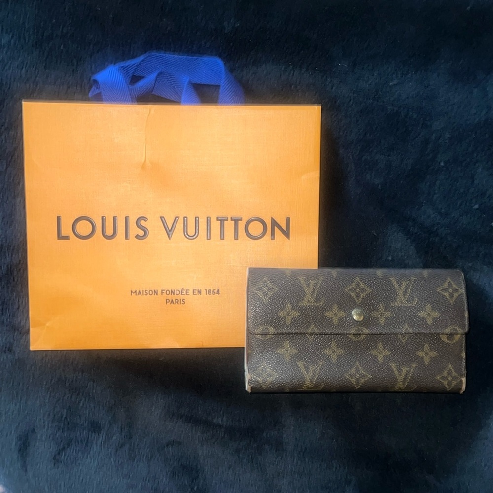 Auth. Vintage Louis Vuitton Trifold Long Wallet